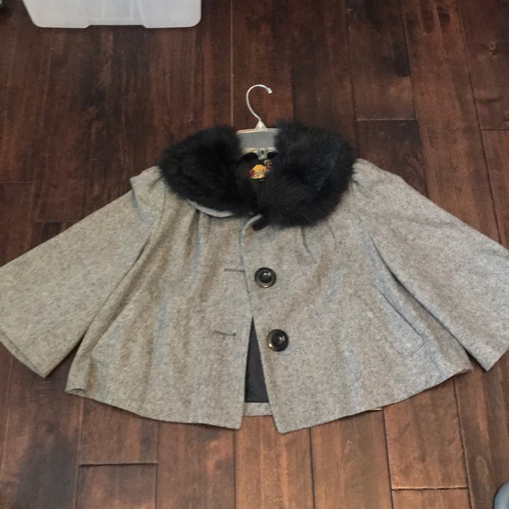 NWT. Faux fur collar Jacket gray black